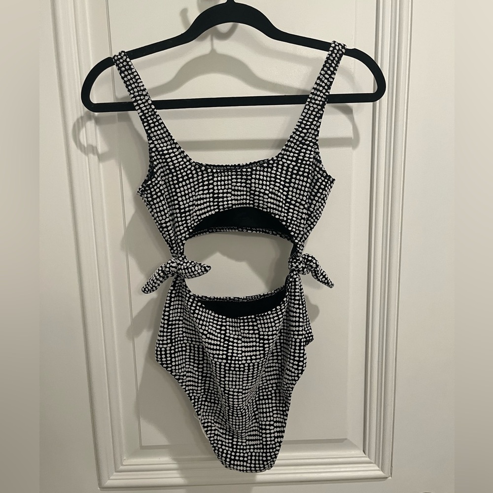 Dot textured one-piece cheeky swimsuit